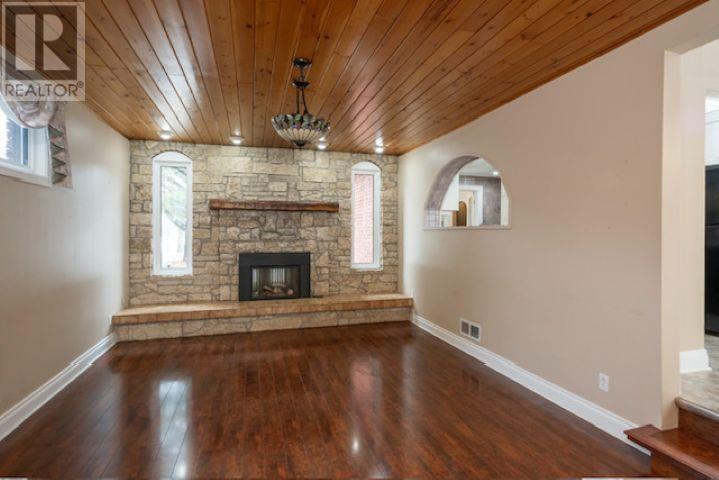 327 Brunswick Street S - 11