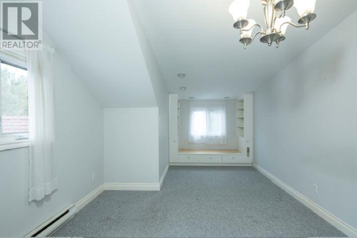 327 Brunswick Street S - 27