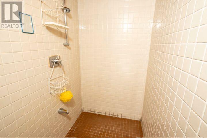 327 Brunswick Street S - 37