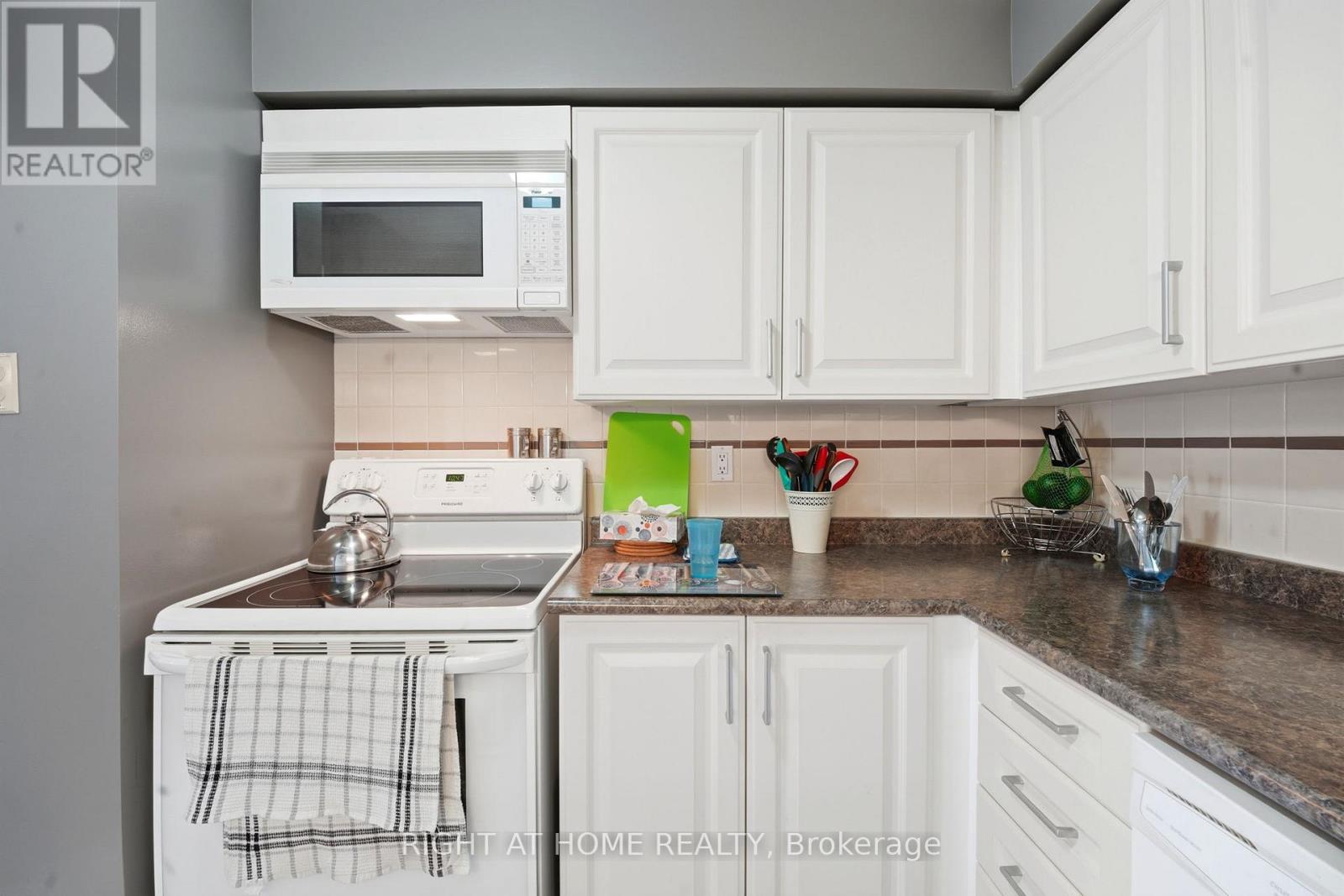 #1602 298 JARVIS STREET - 8