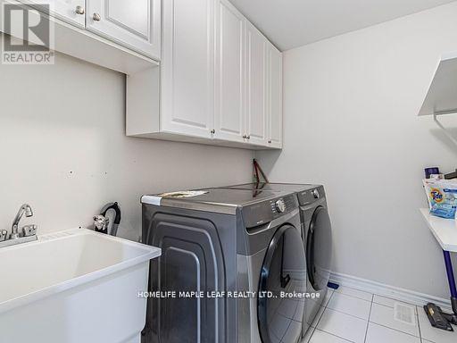 47 HAWKE CRESCENT - 32