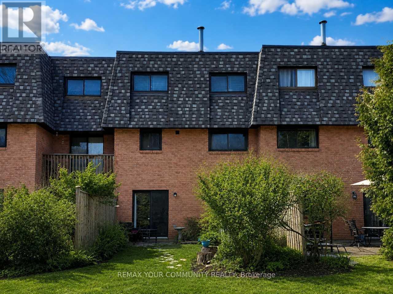 #16 72 ASHGLEN WAY - 46
