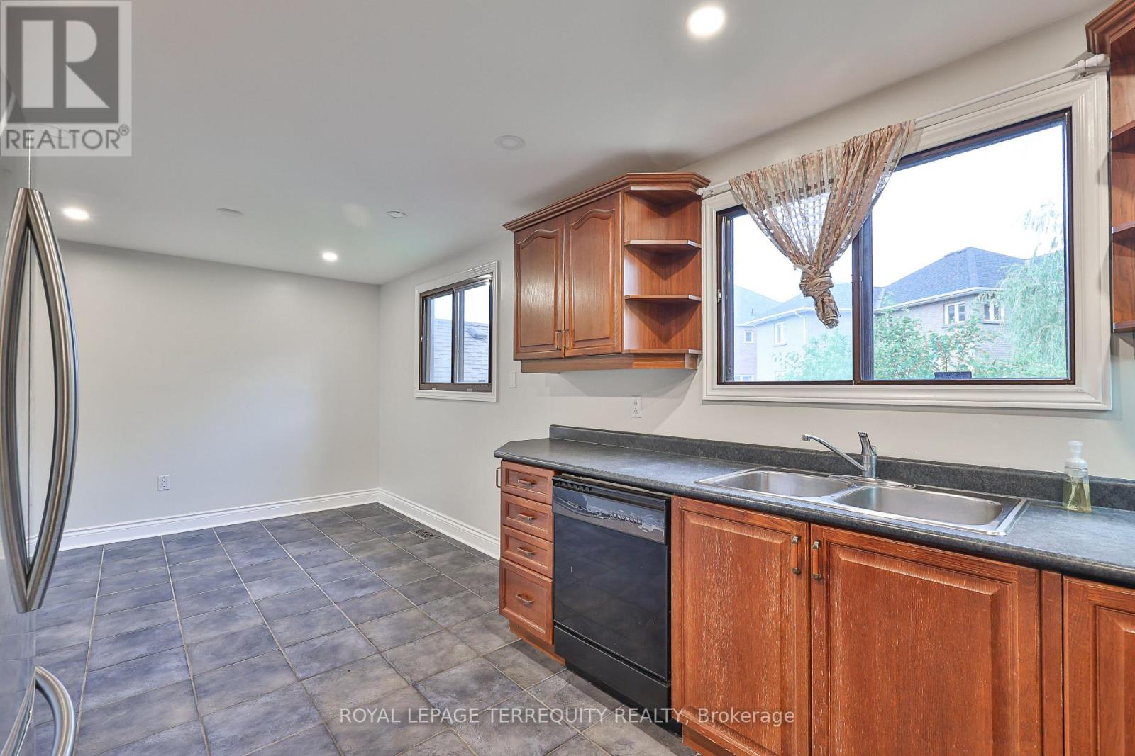 254 LAKELAND CRESCENT - 14