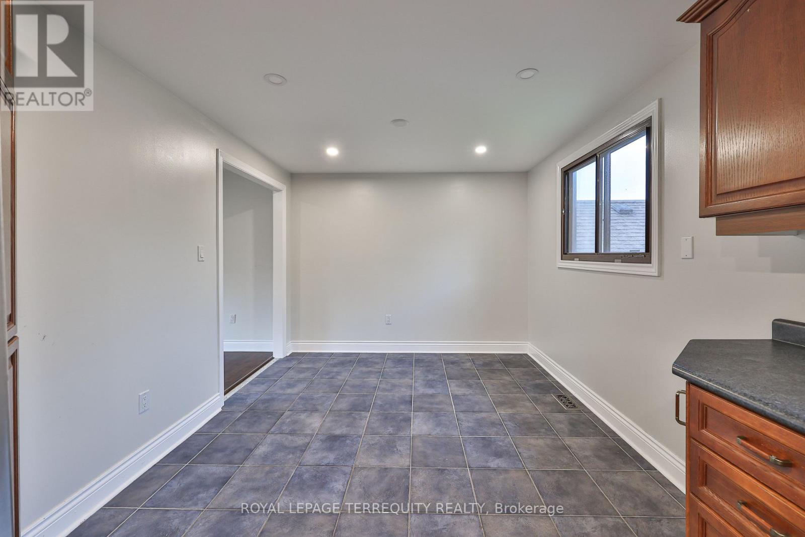 254 LAKELAND CRESCENT - 15
