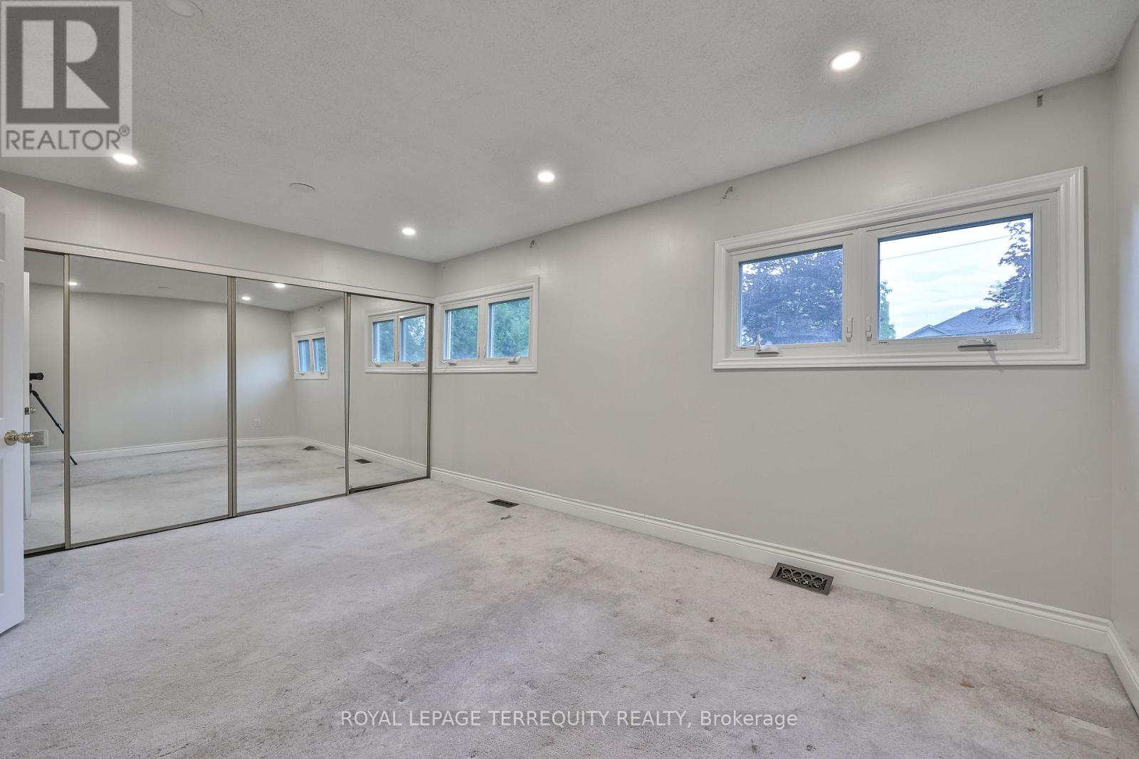 254 LAKELAND CRESCENT - 17