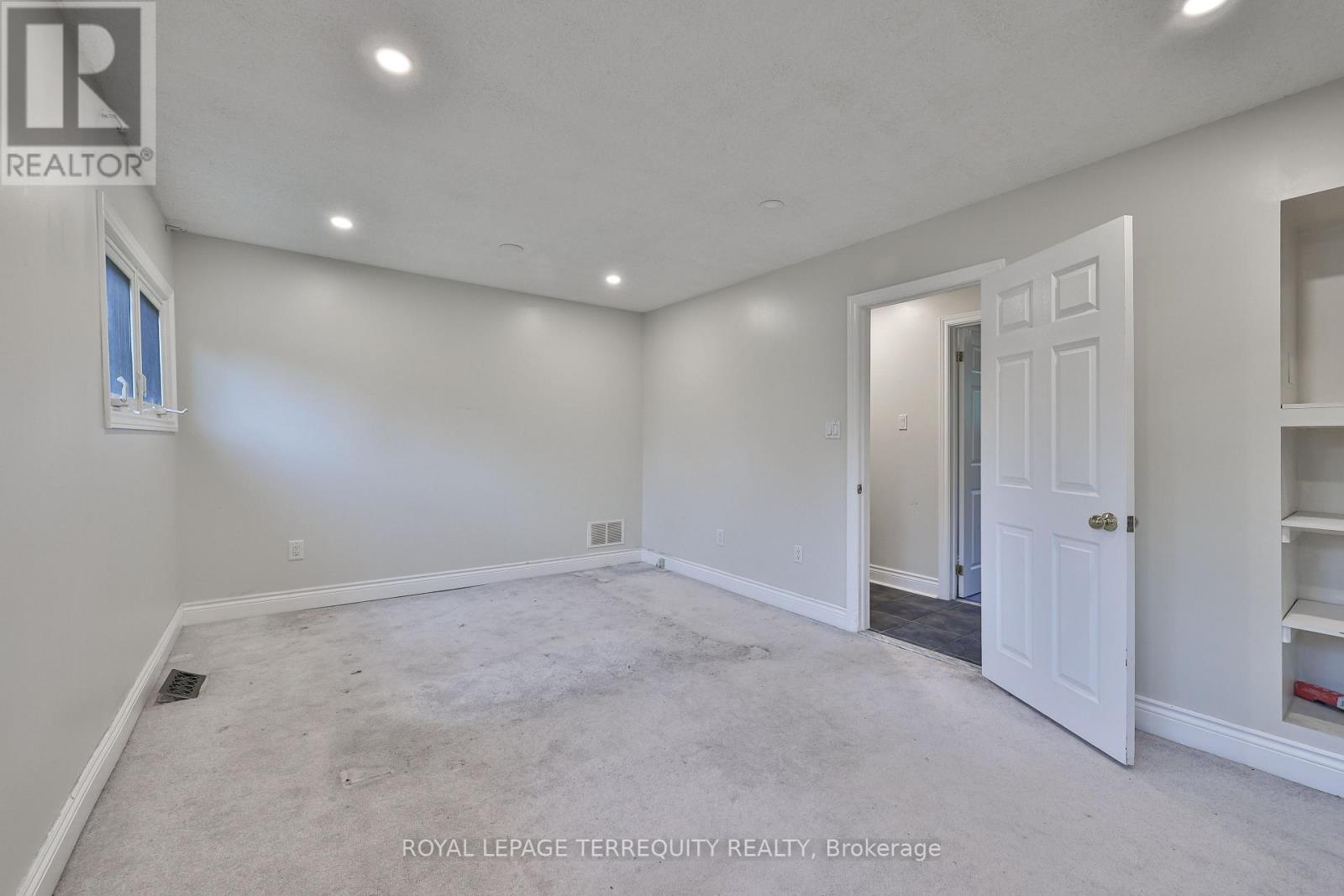 254 LAKELAND CRESCENT - 18