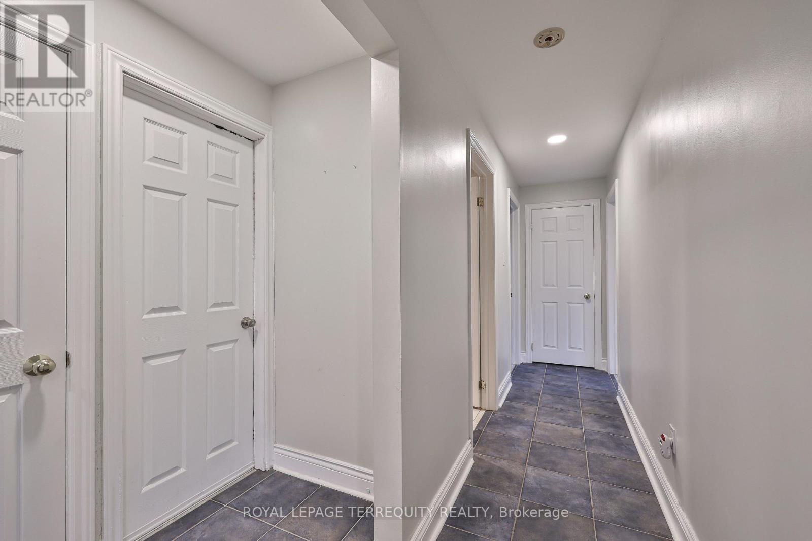 254 LAKELAND CRESCENT - 23