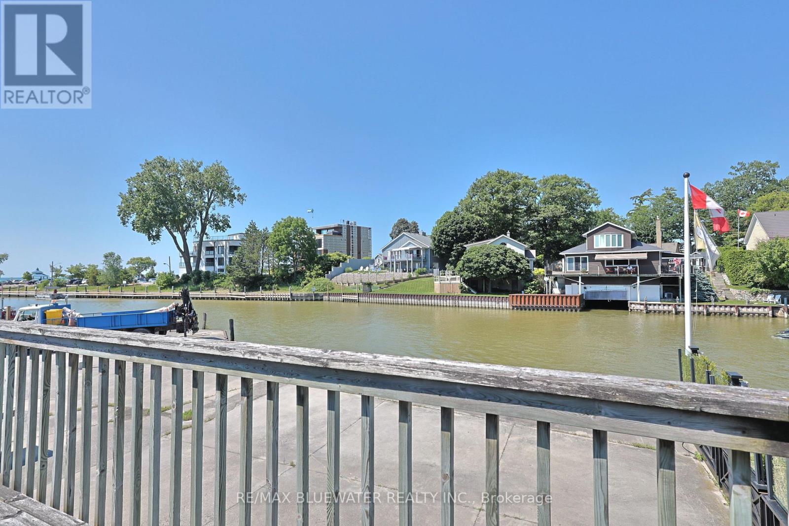 75 RIVER ROAD - 24
