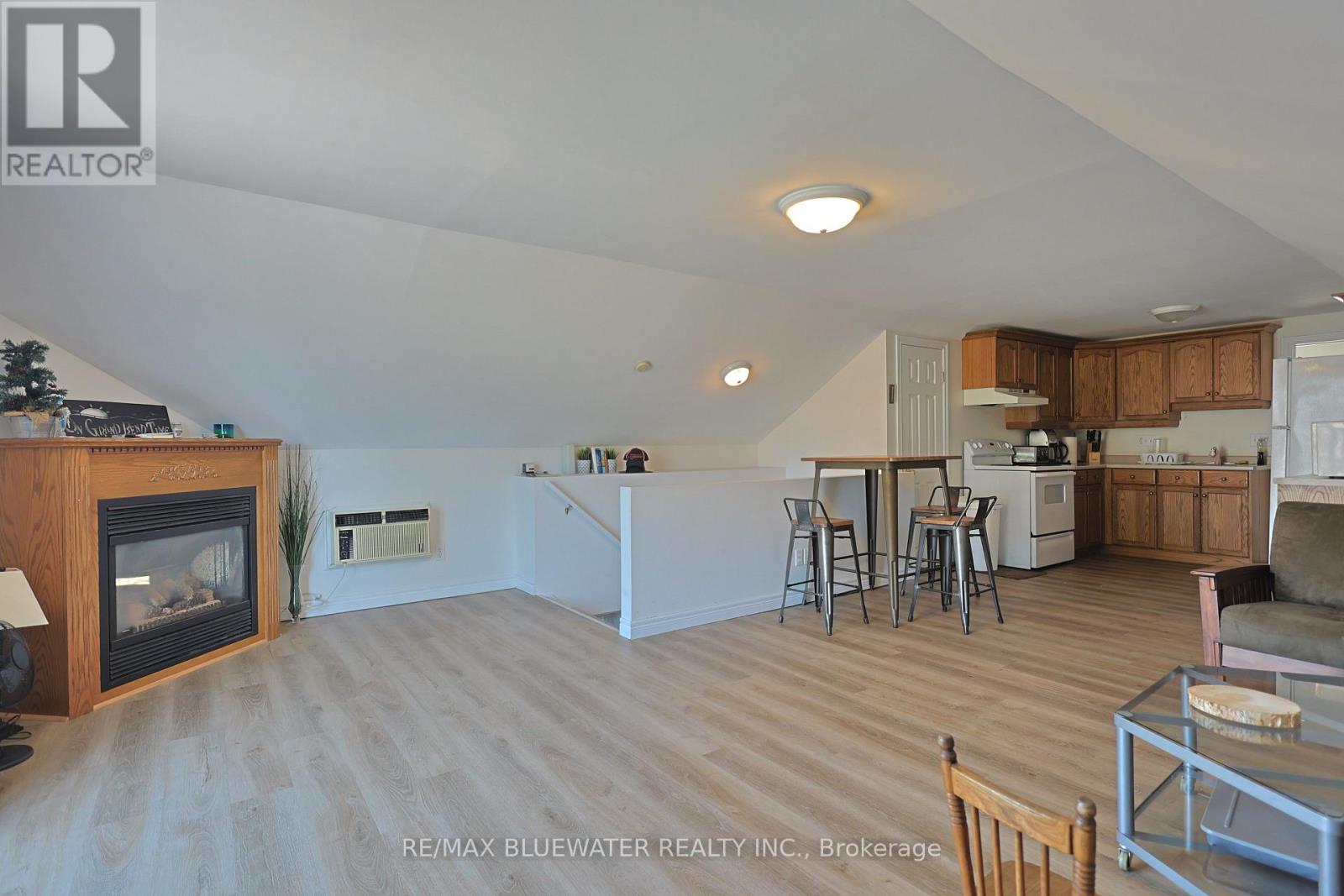 75 RIVER ROAD - 8