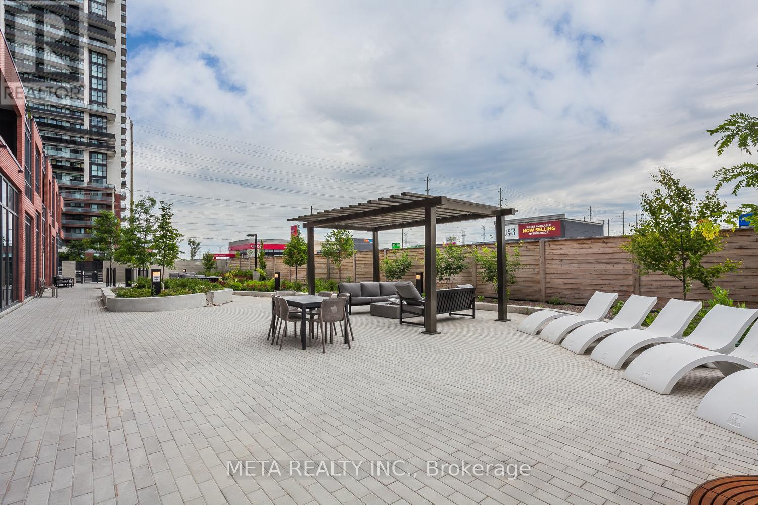 #322 2545 SIMCOE STREET N - 33