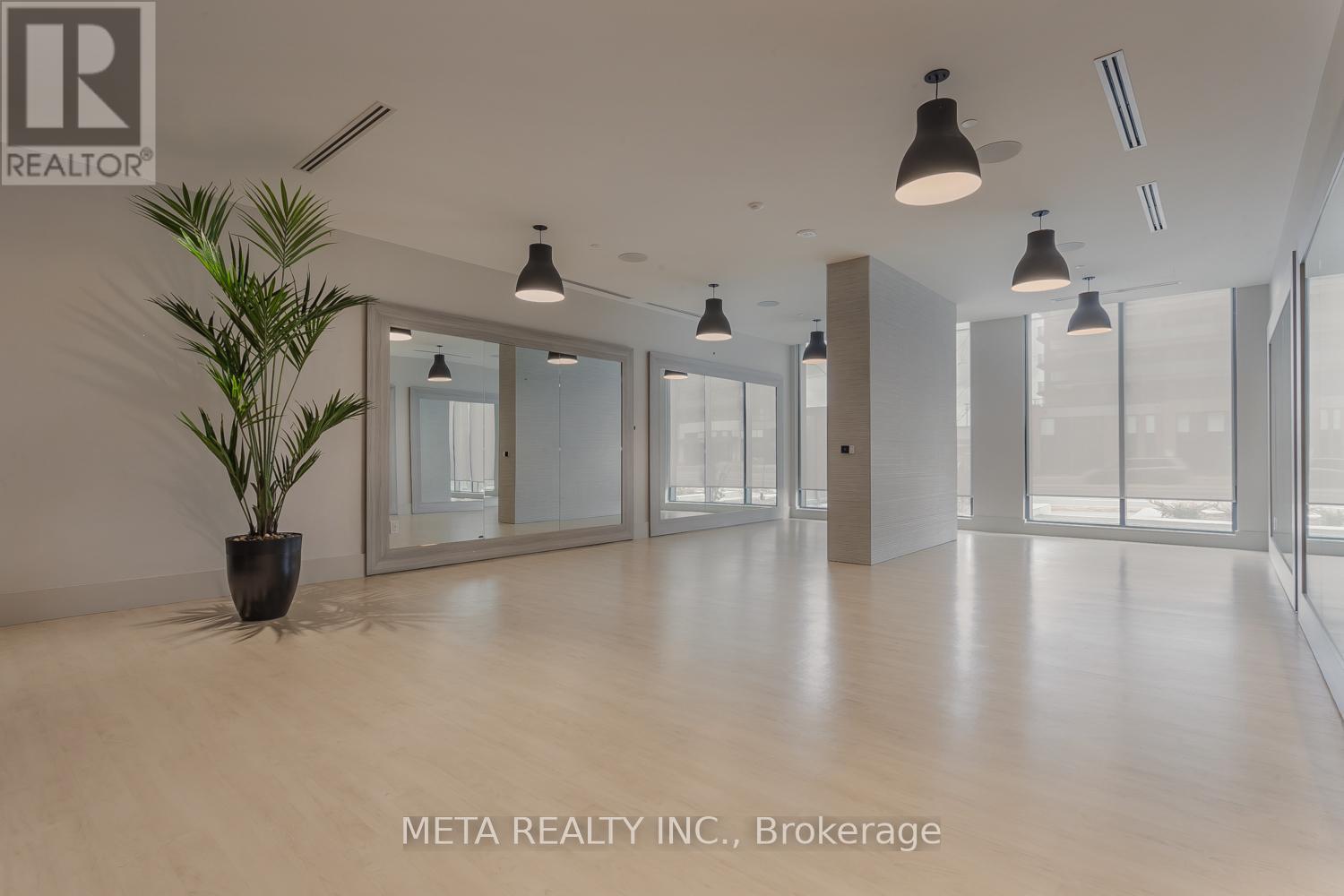 #322 2545 SIMCOE STREET N - 30