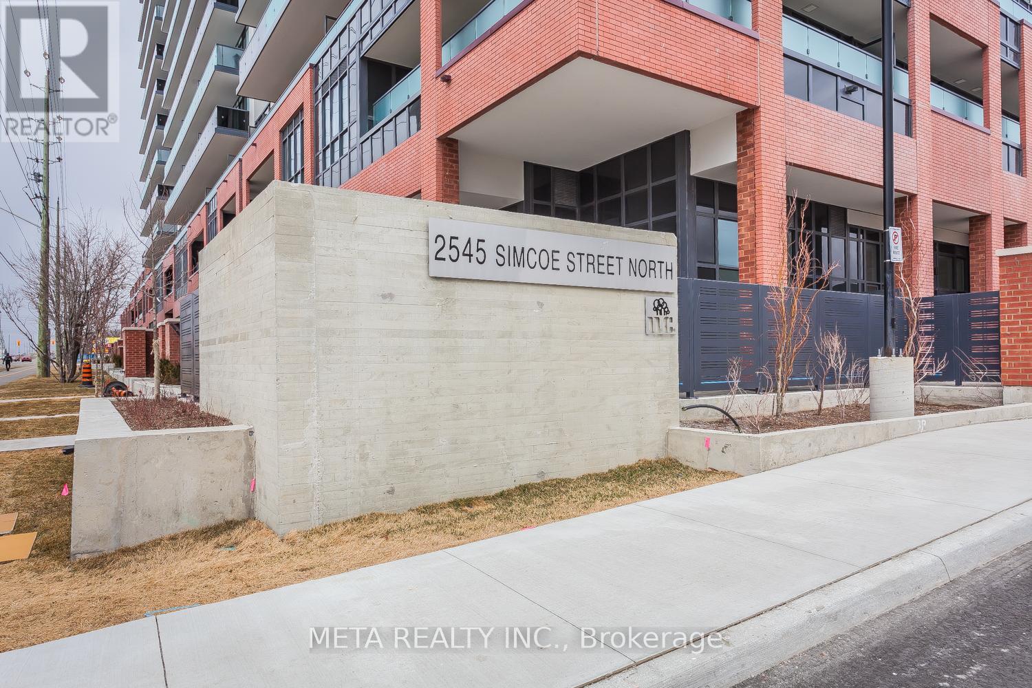 #322 2545 SIMCOE STREET N - 2