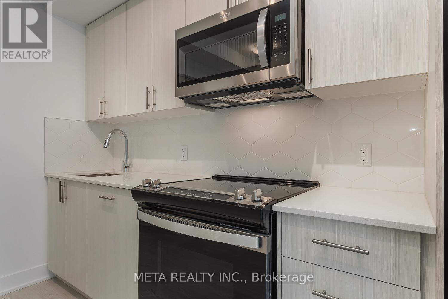 #322 2545 SIMCOE STREET N - 6