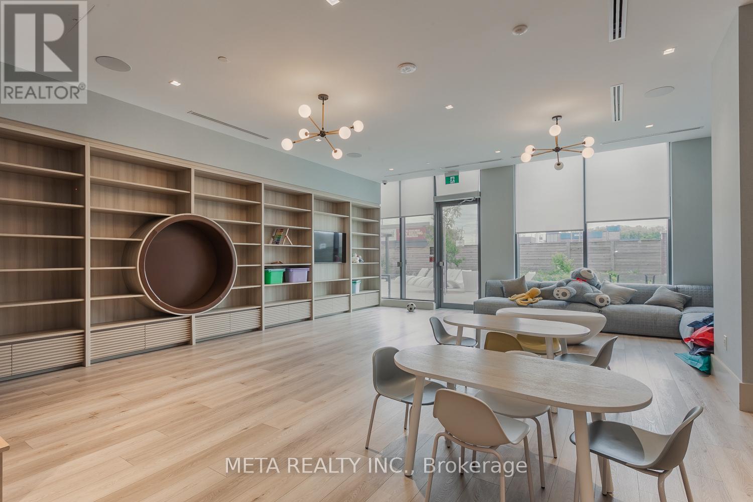 #322 2545 SIMCOE STREET N - 21