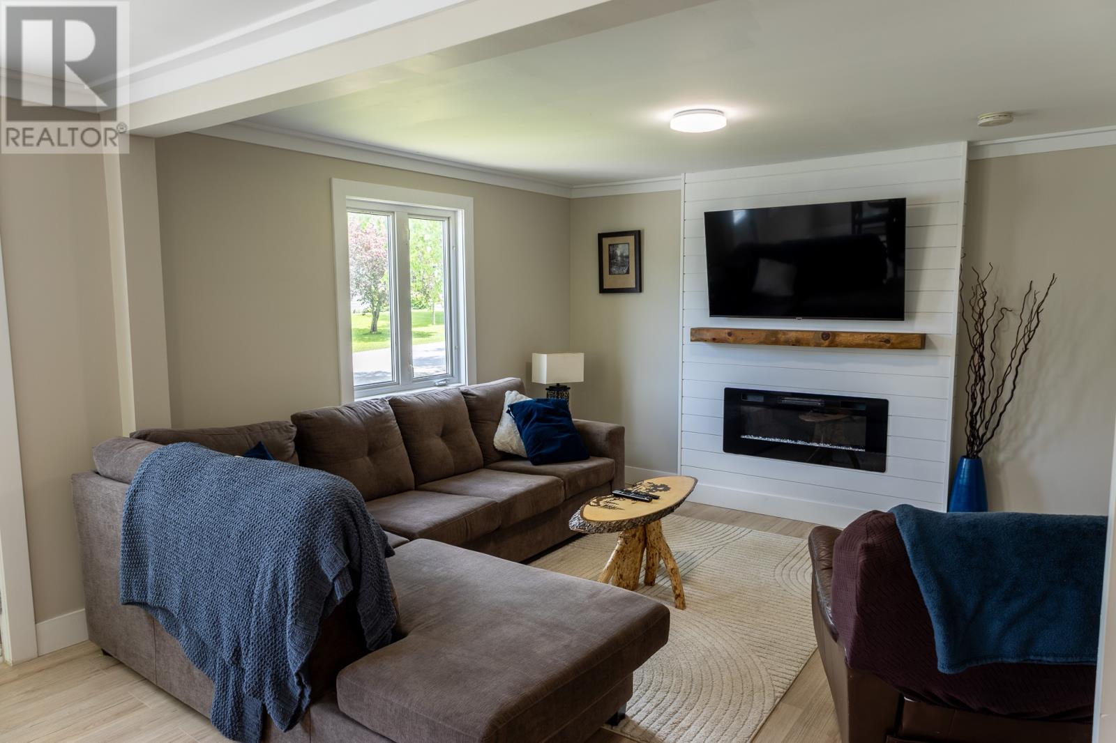 21 Seventh Avenue - 11