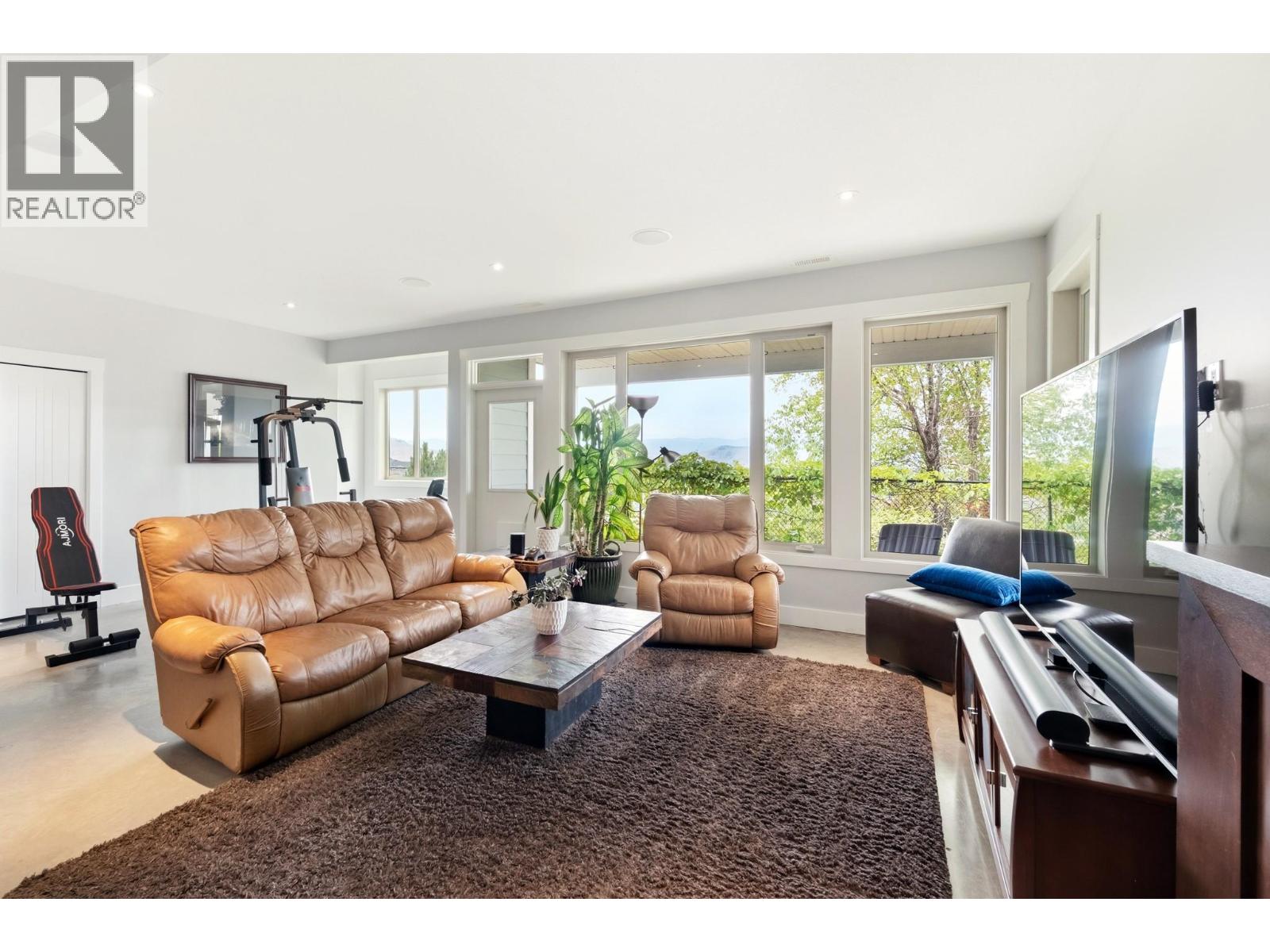 989 Mt Ida Lane - 25