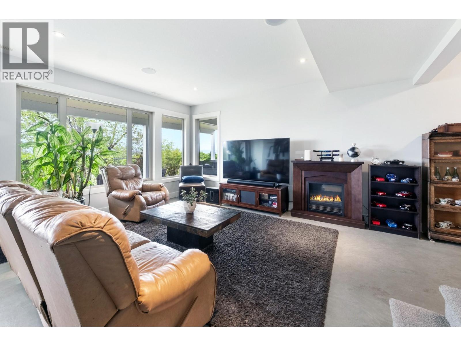 989 Mt Ida Lane - 27