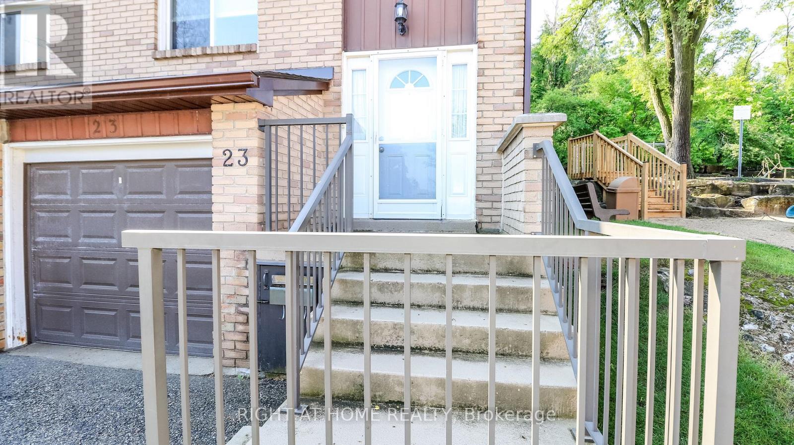 #23 52 ADELAIDE STREET - 28