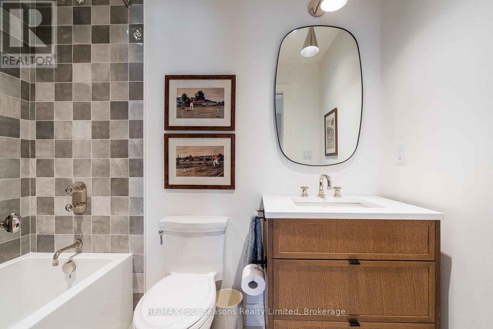 124 BIRCHES BOULEVARD - Image 35