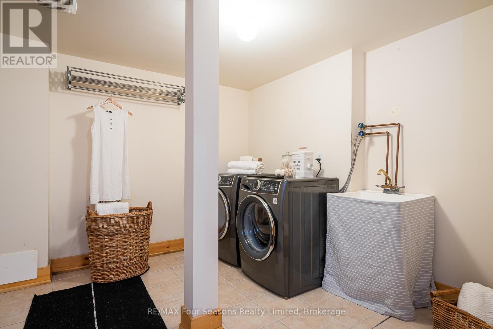 124 BIRCHES BOULEVARD - Image 46