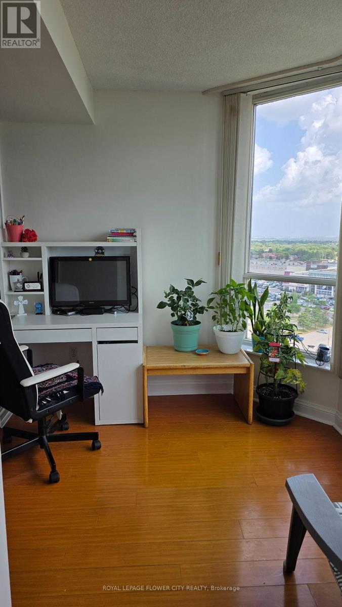 #1408 24 HANOVER ROAD - 18