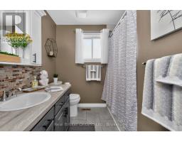 16 Mundy Avenue, Tiny, ON L9M0B5 Photo 14