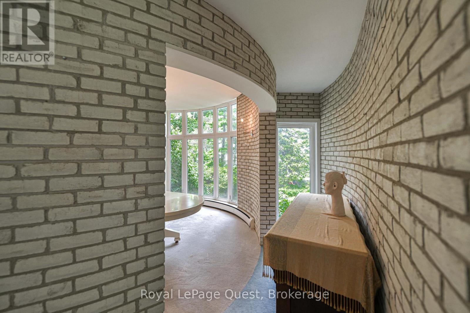258 BAY STREET - 20