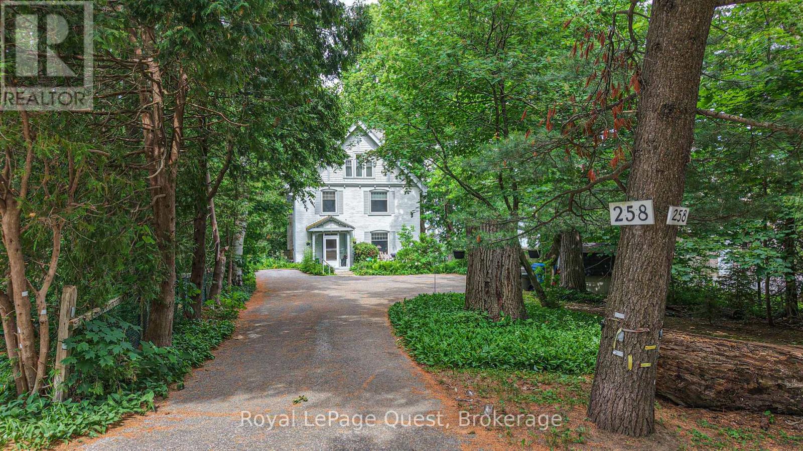 258 BAY STREET - 2