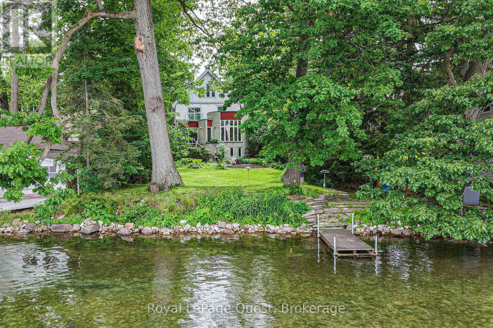 258 BAY STREET - 1