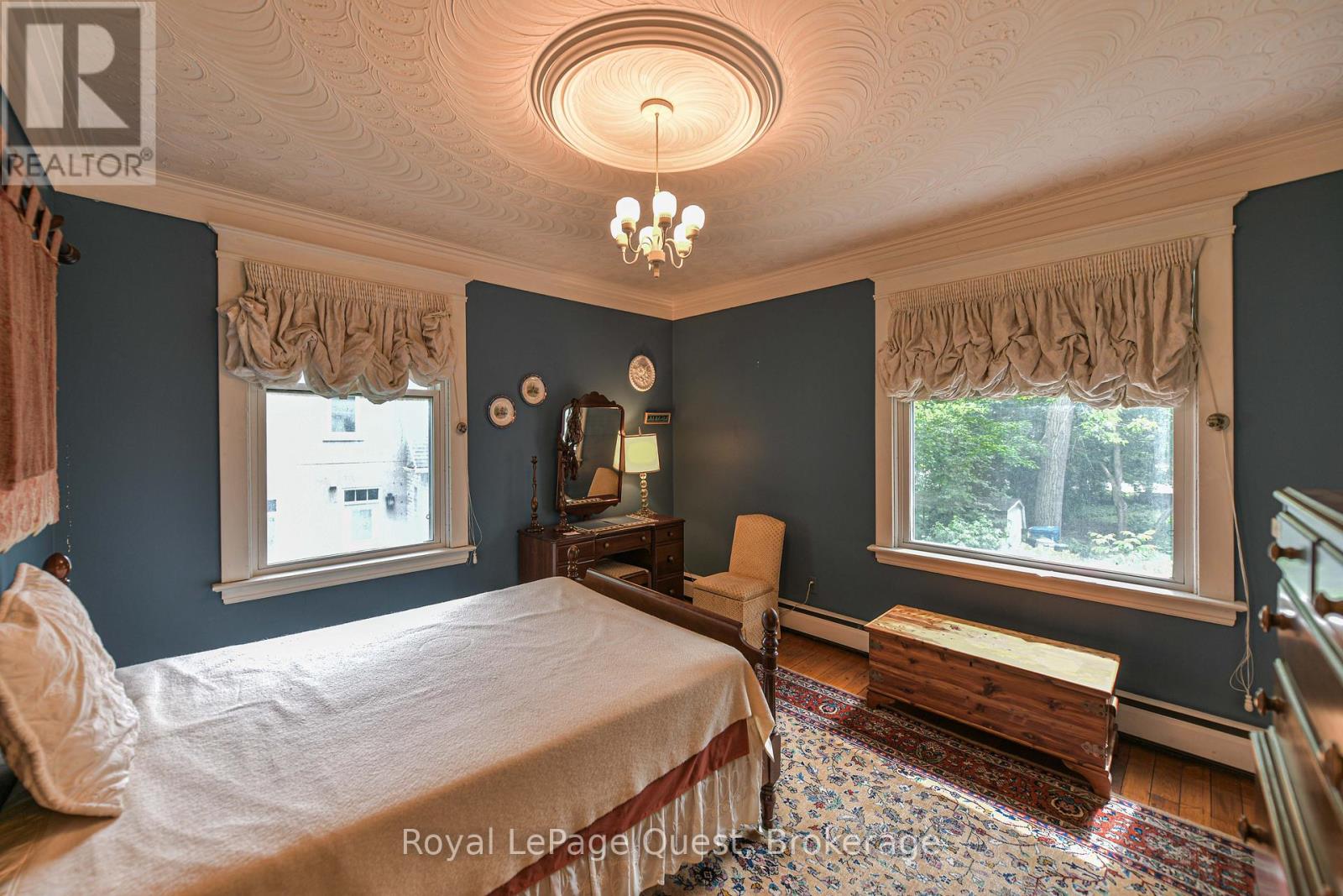 258 BAY STREET - 31
