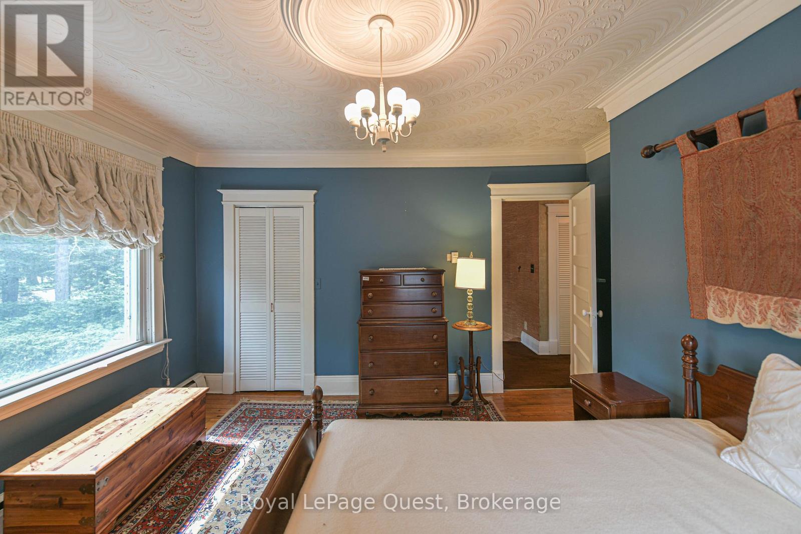 258 BAY STREET - 32