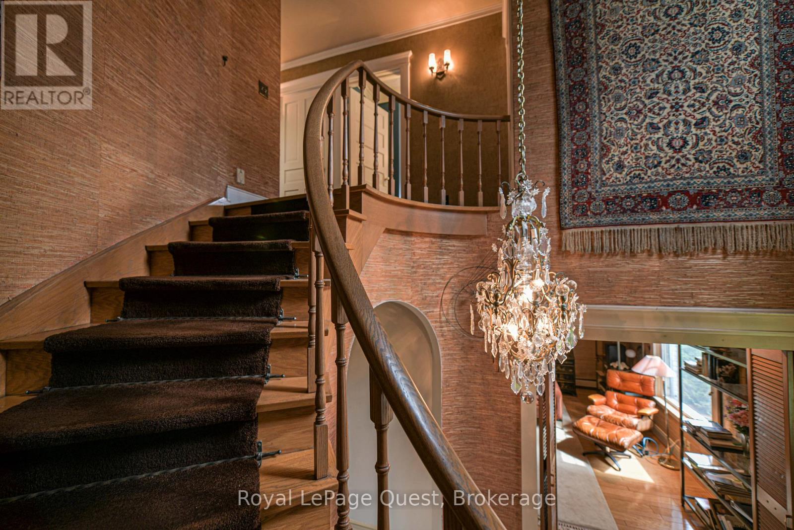 258 BAY STREET - 30