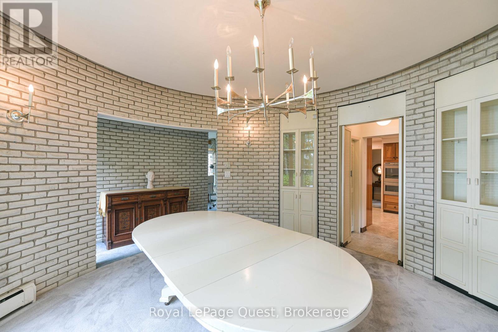 258 BAY STREET - 22