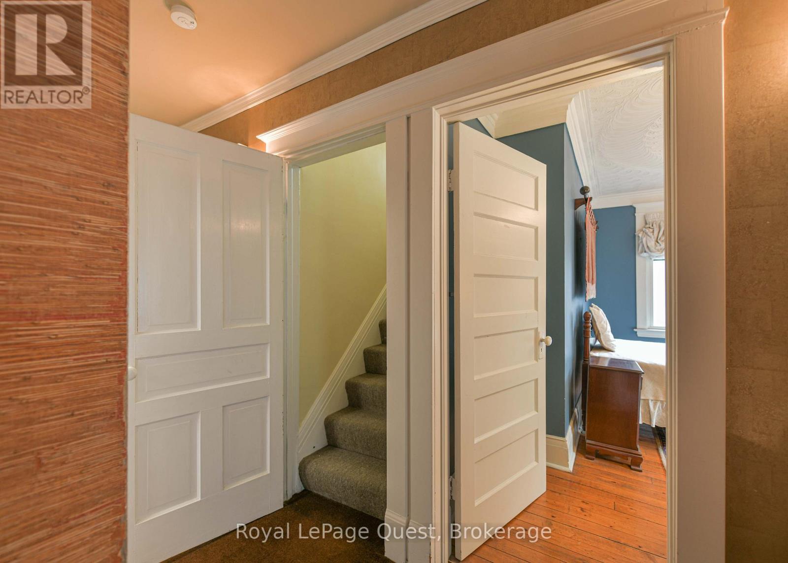 258 BAY STREET - 38
