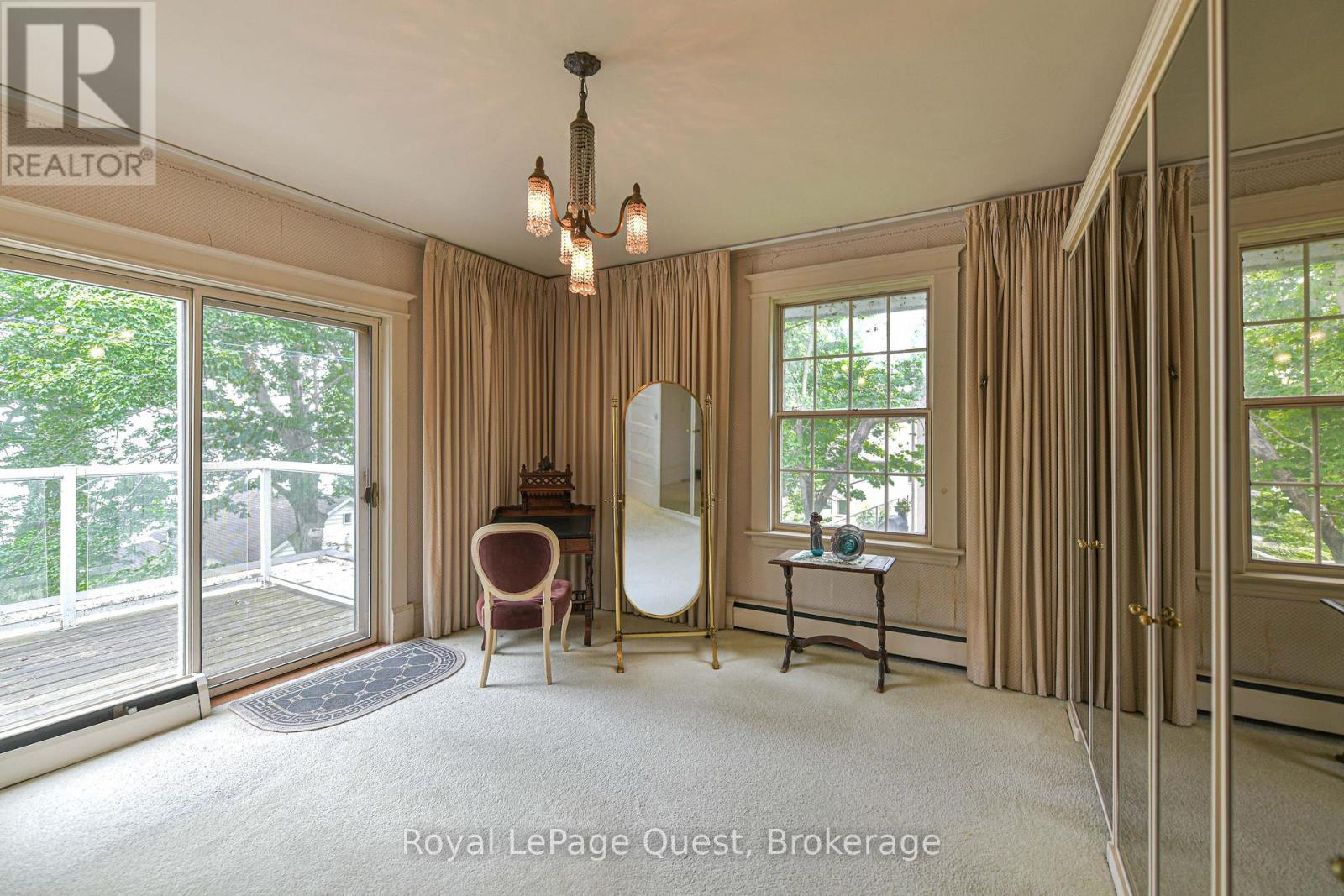 258 BAY STREET - 35