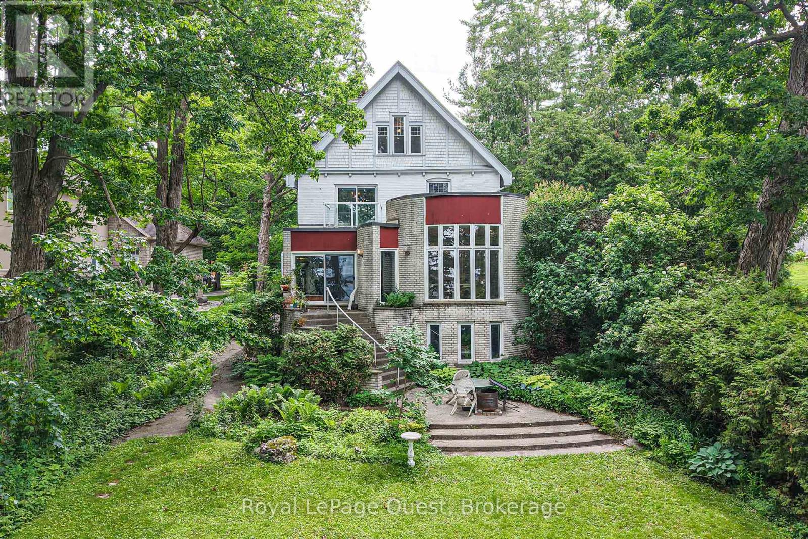 258 BAY STREET - 8