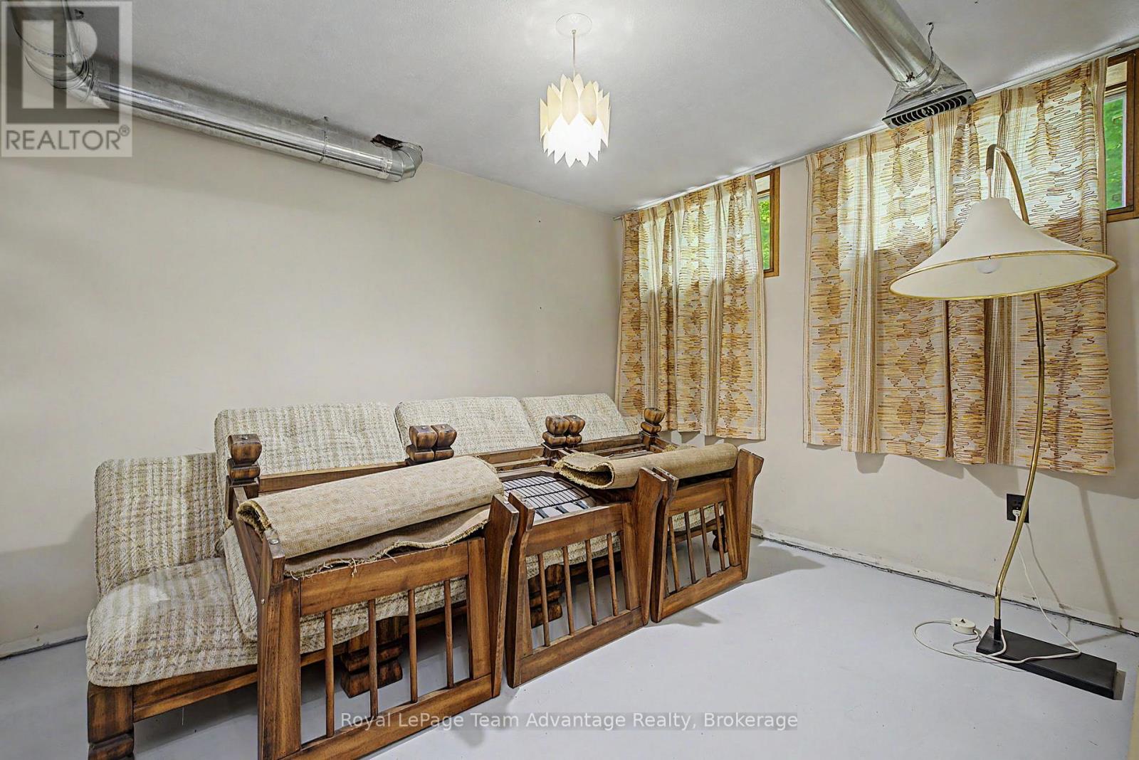 49 BAYVIEW DRIVE - 33