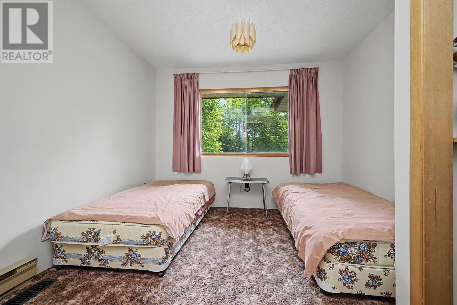 49 BAYVIEW DRIVE - 22