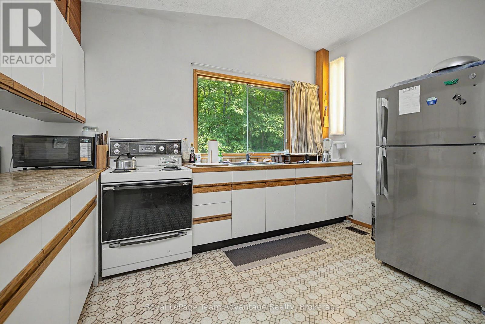 49 BAYVIEW DRIVE - 18