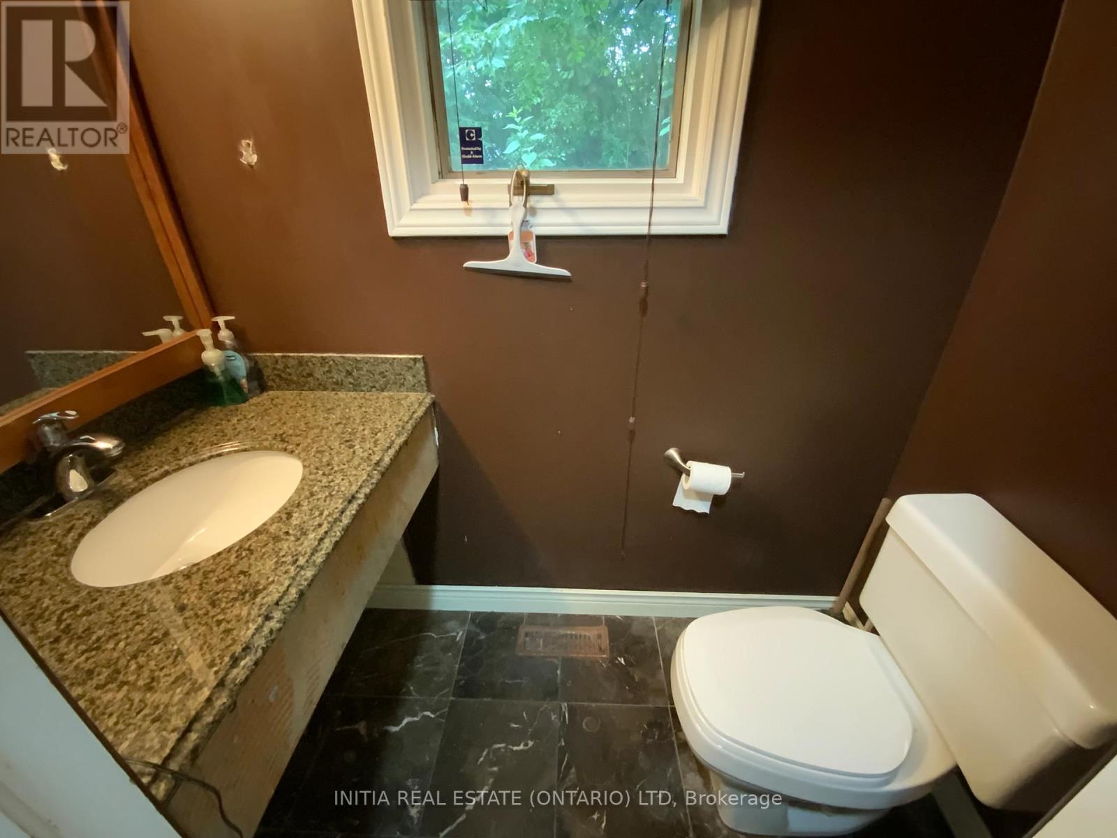 212 CHESHAM PLACE - 16