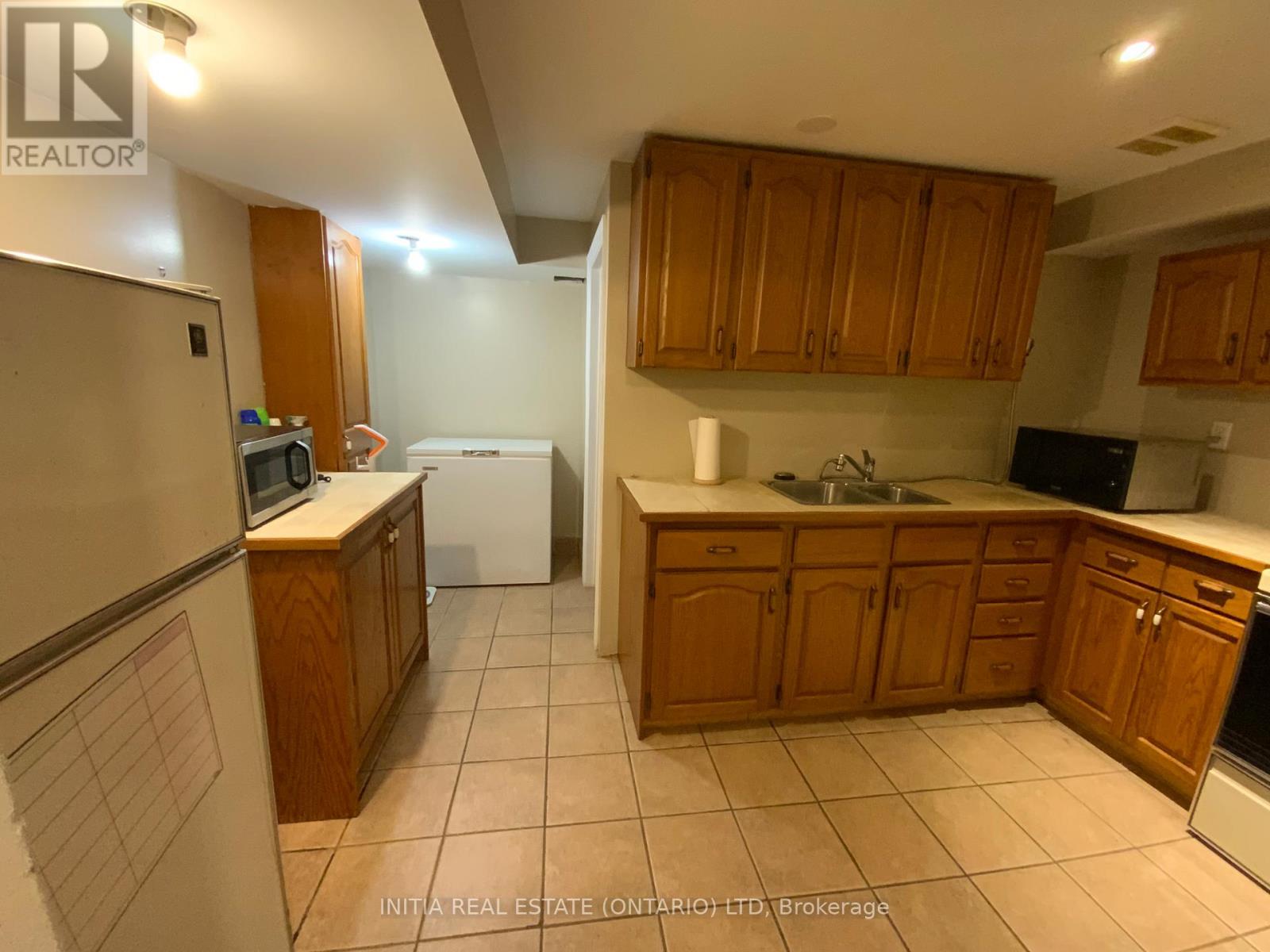 212 CHESHAM PLACE - 18