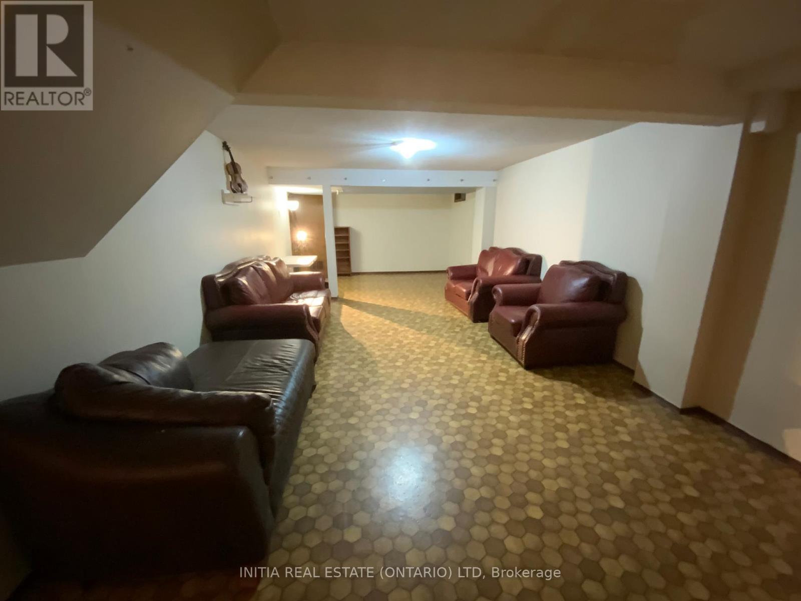 212 CHESHAM PLACE - 22