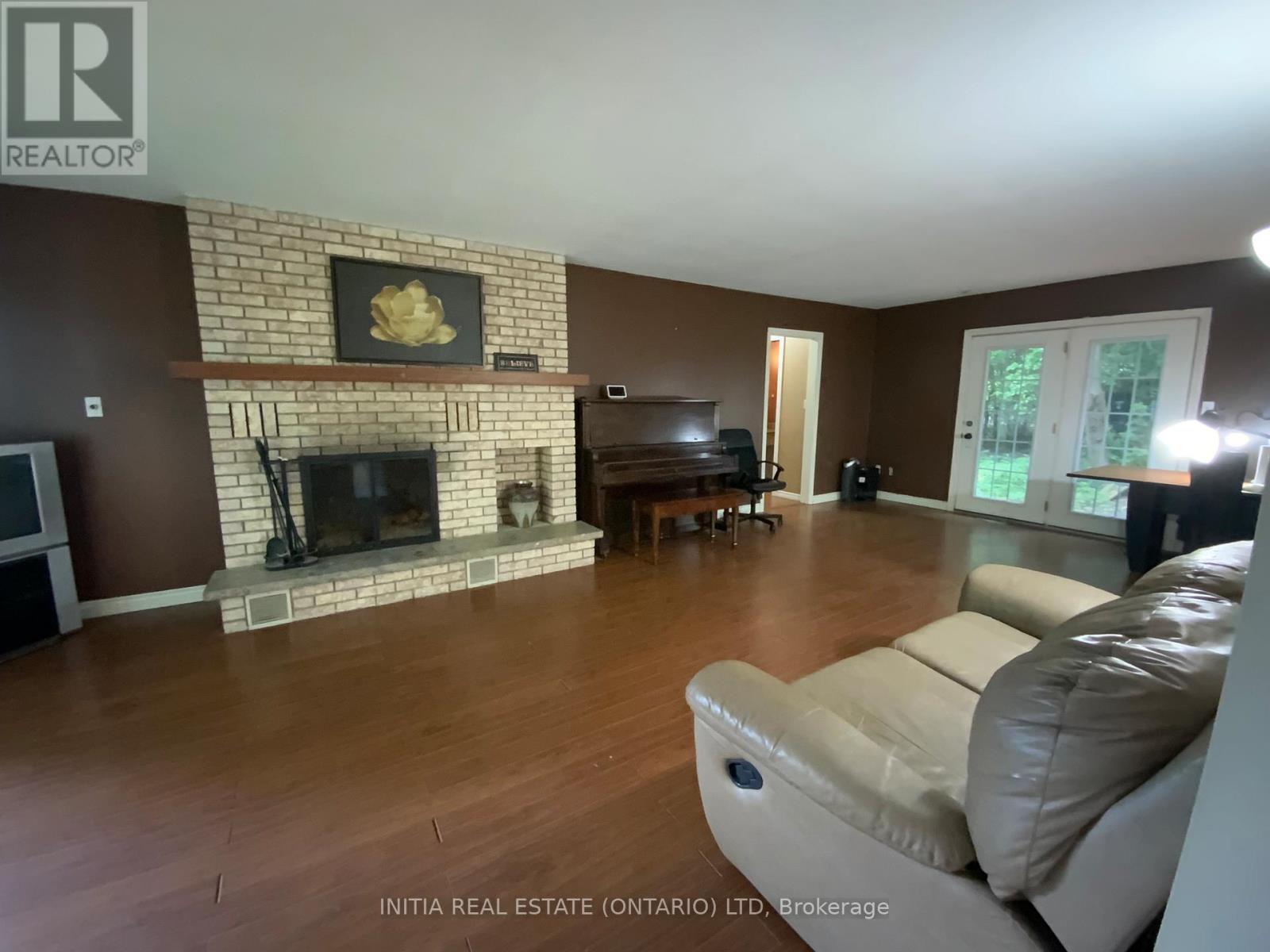 212 CHESHAM PLACE - Image 5