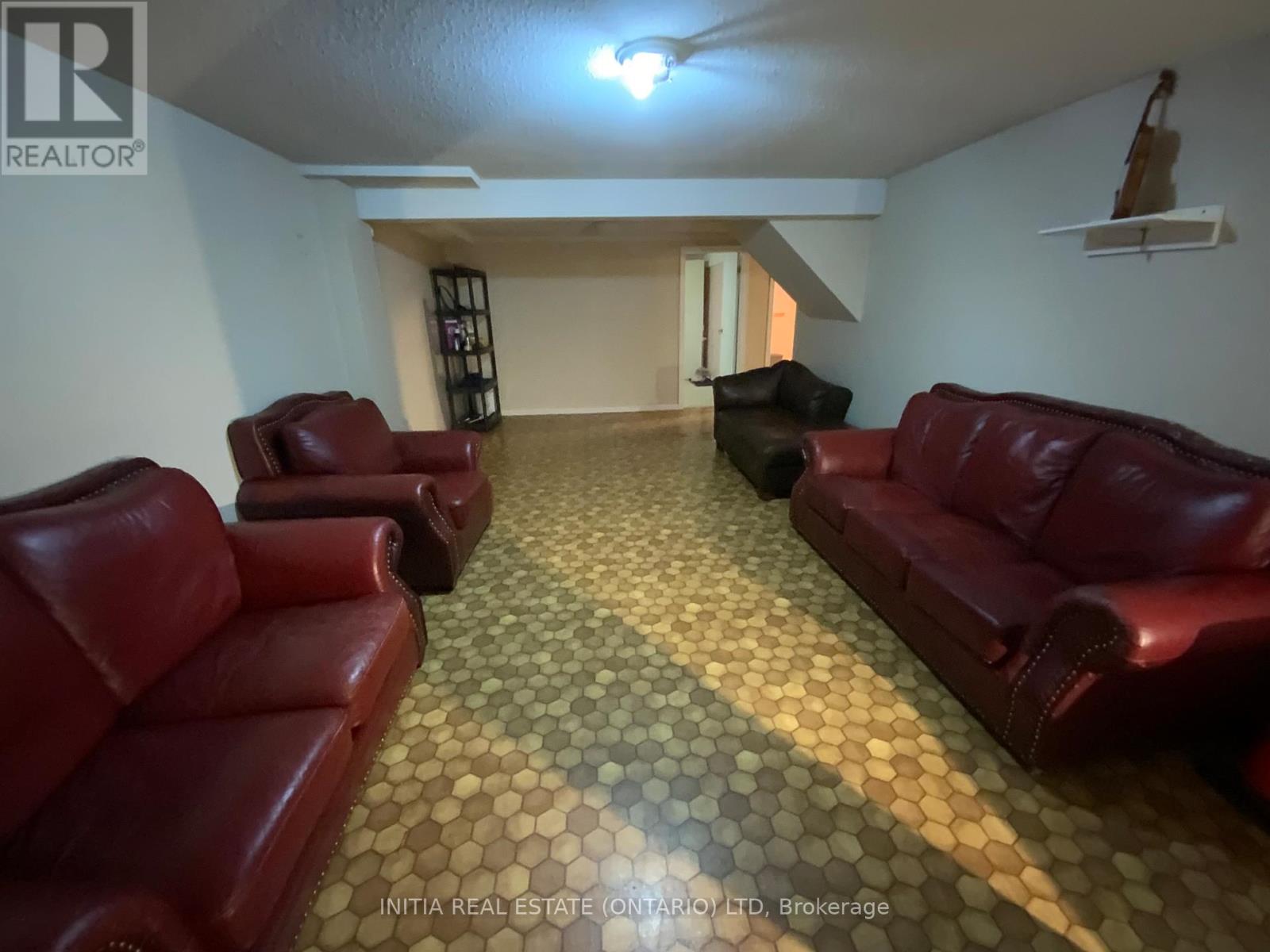 212 CHESHAM PLACE - 23