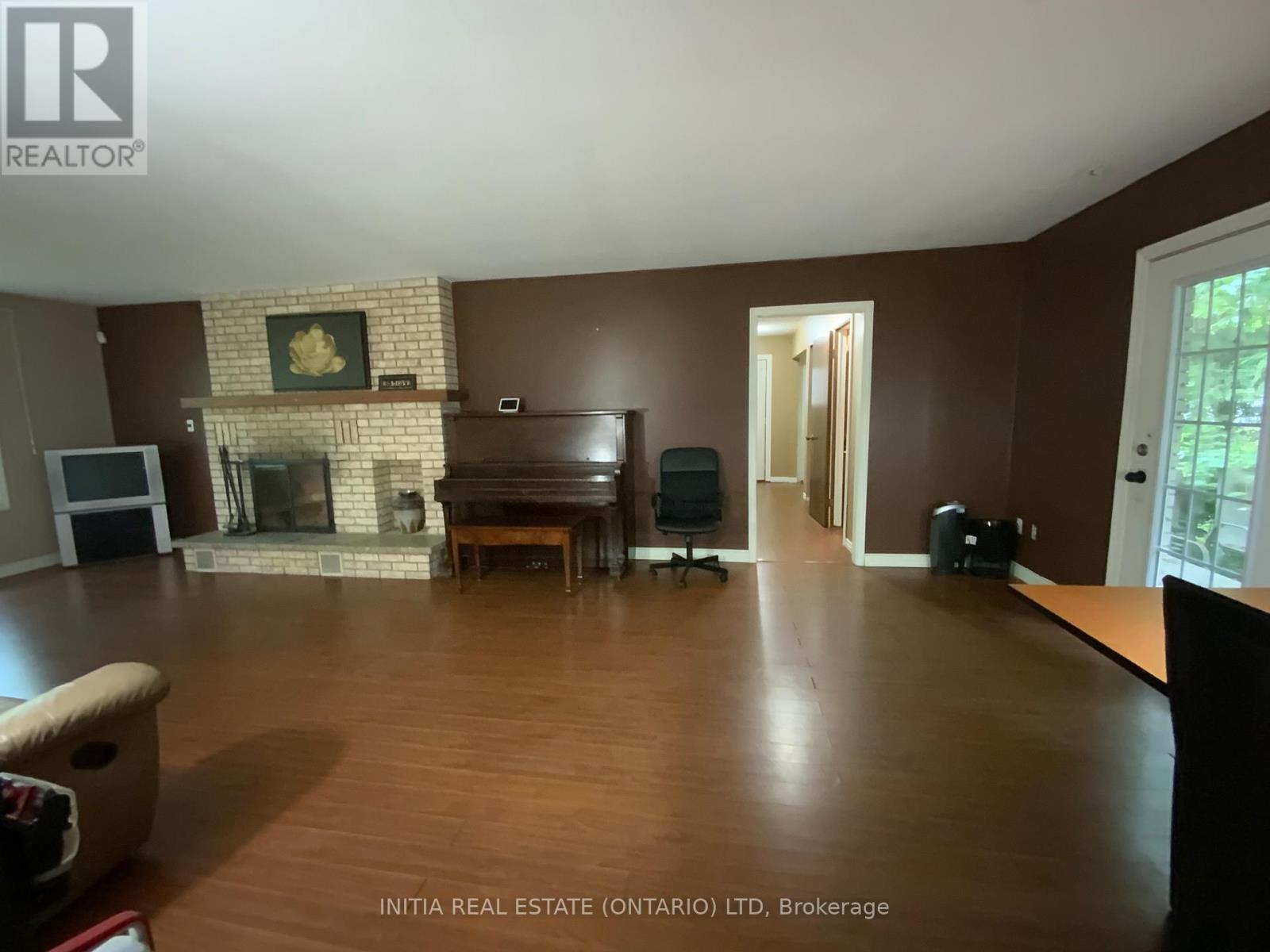 212 CHESHAM PLACE - 6