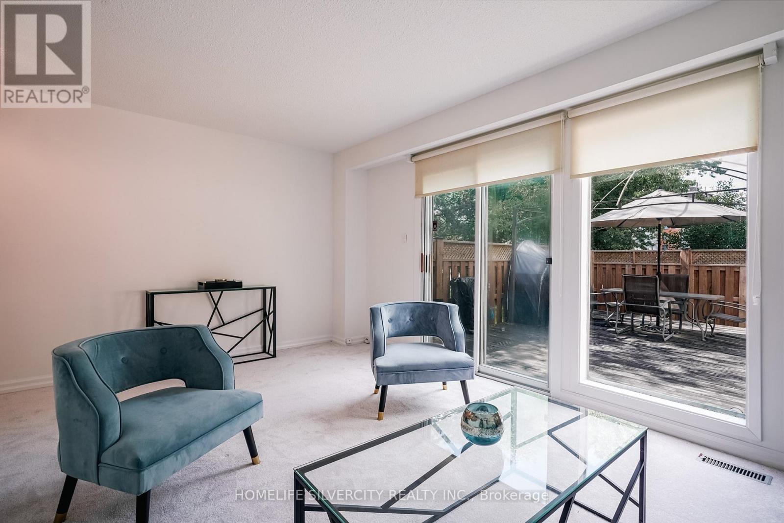 #57 235 BRONTE STREET S - 11