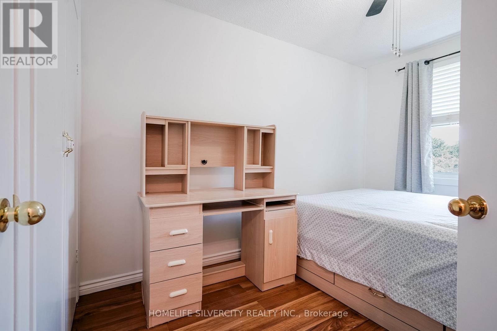 #57 235 BRONTE STREET S - 26