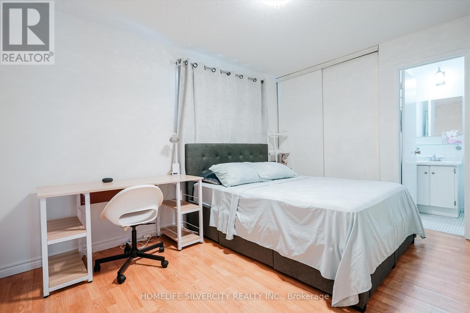 #57 235 BRONTE STREET S - 30