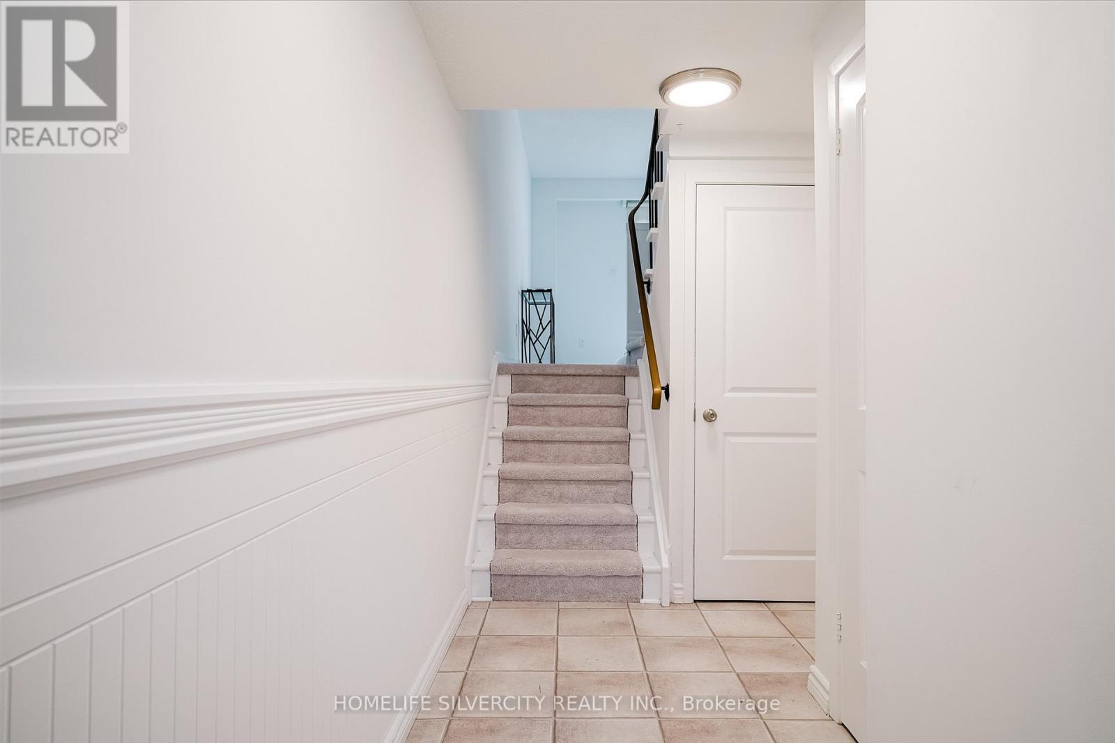 #57 235 BRONTE STREET S - 5