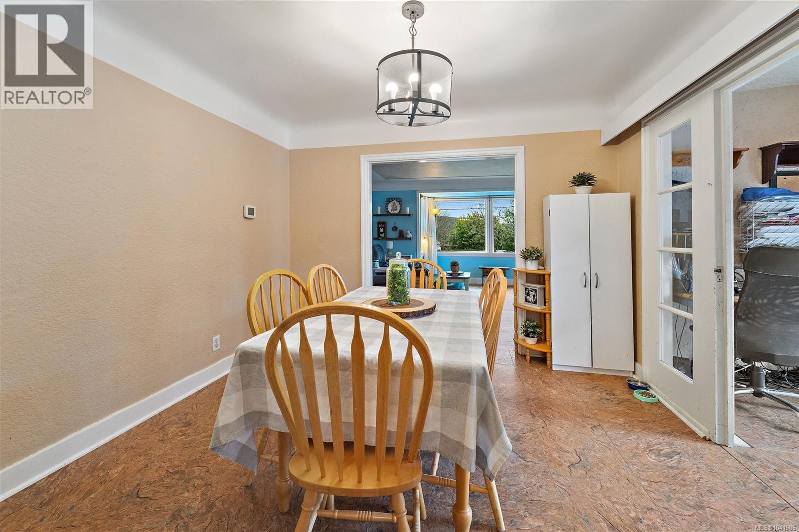 6484 Sooke Rd - 21